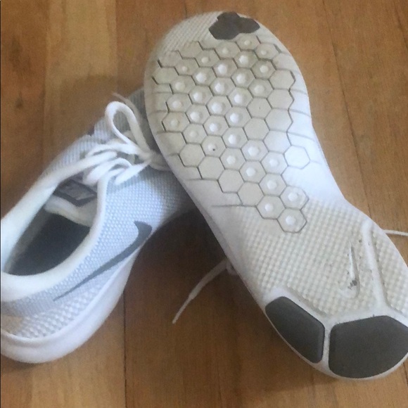 Tennis shoes Nike - Picture 3 of 3